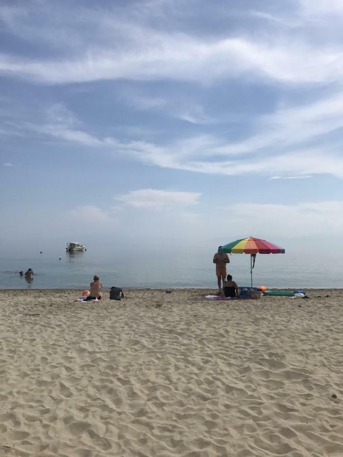 Chalkidiki Beachfront Apartment ネア・イラクリア エクステリア 写真