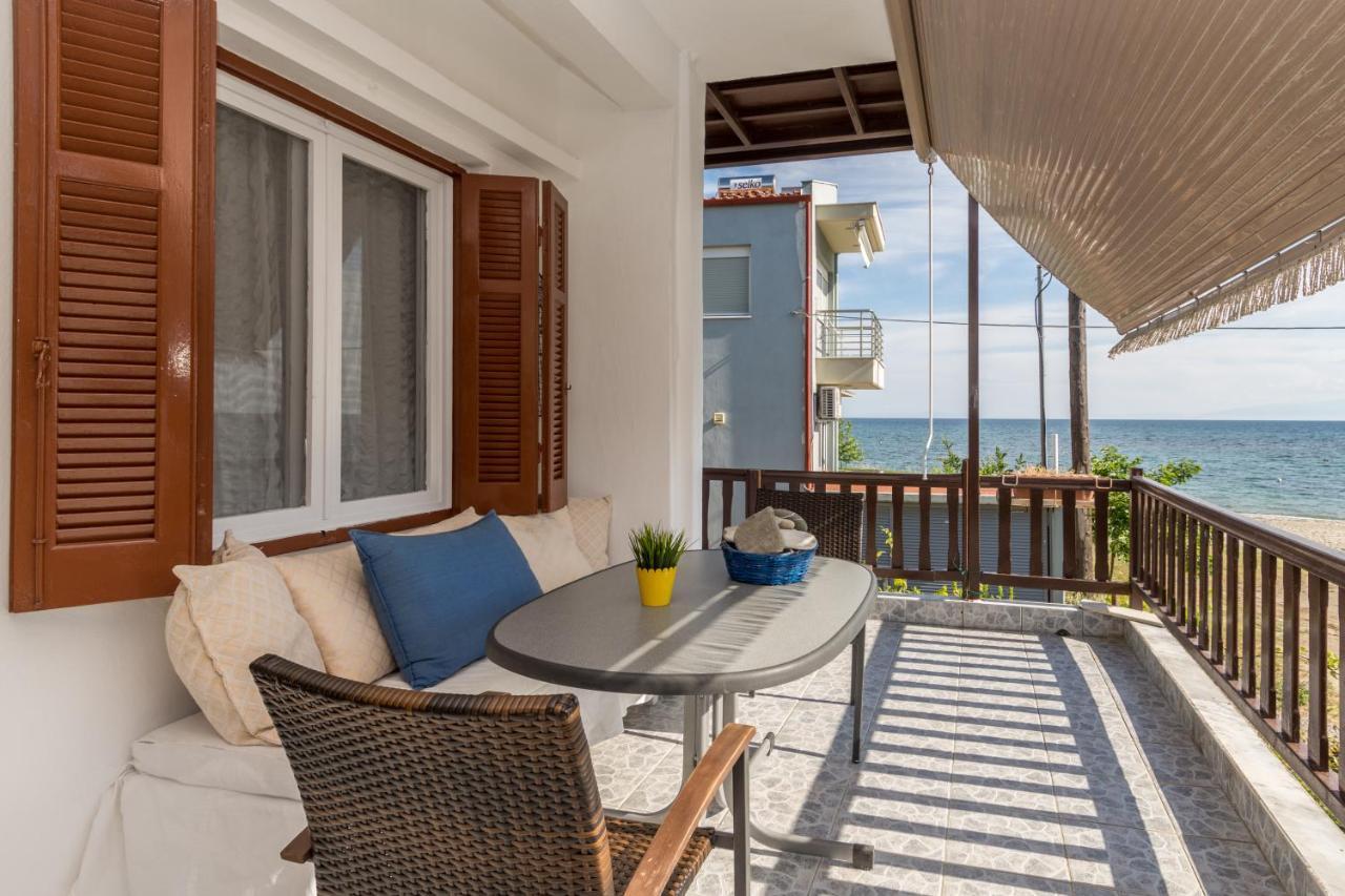 Chalkidiki Beachfront Apartment ネア・イラクリア エクステリア 写真